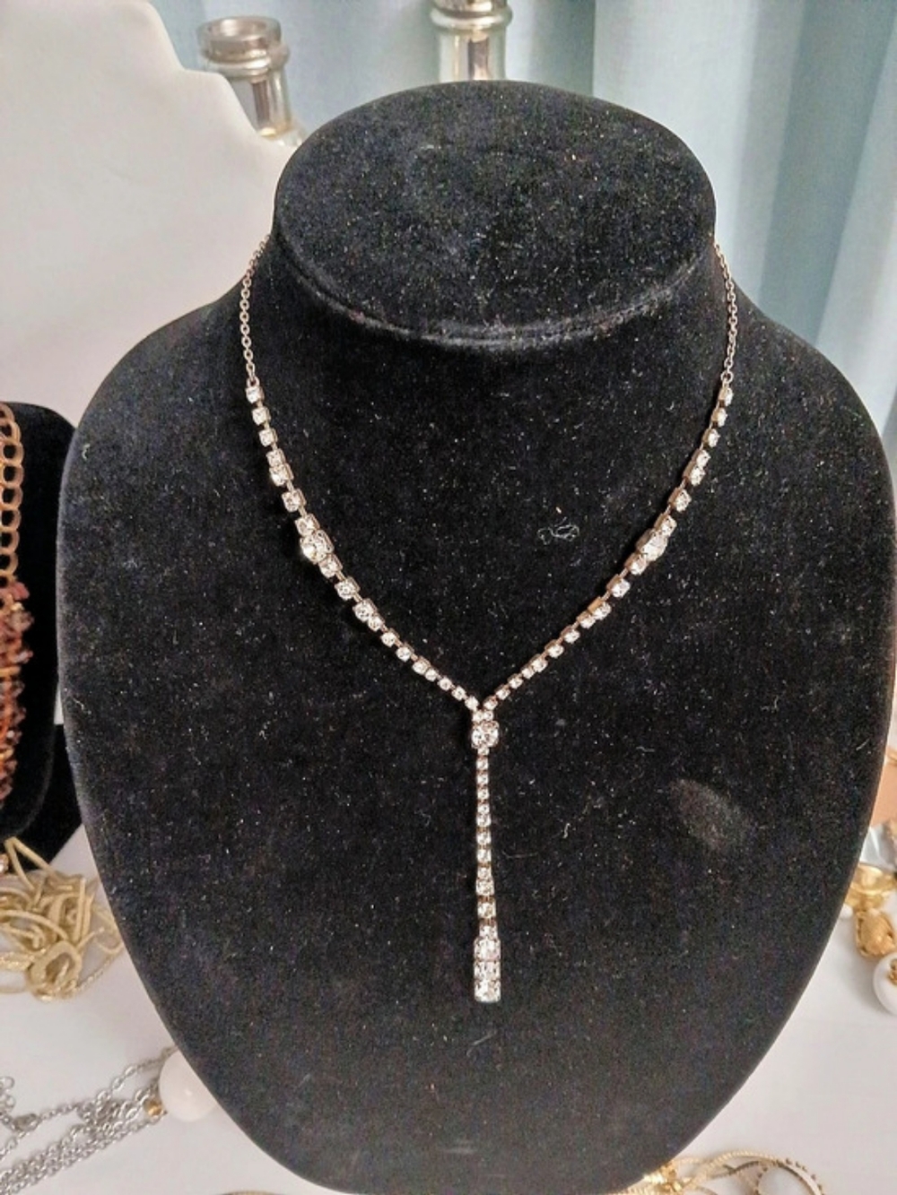 Rhinestone Y Necklace in Silver